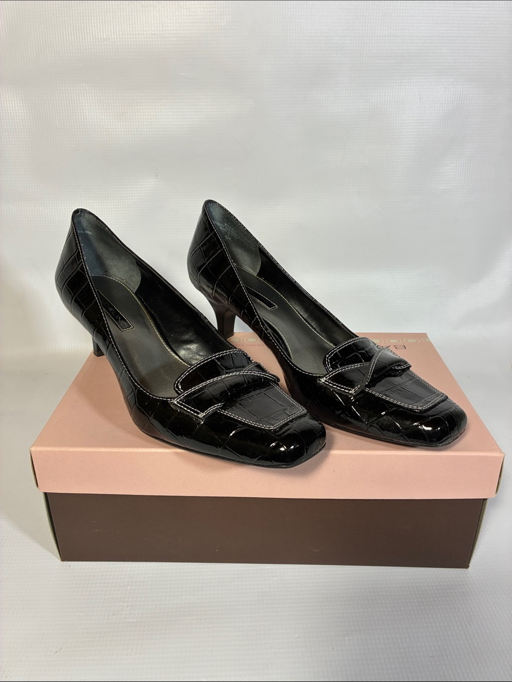 Bandolino Black Patent Croc-Embossed Mid-Heel Loafer Pumps